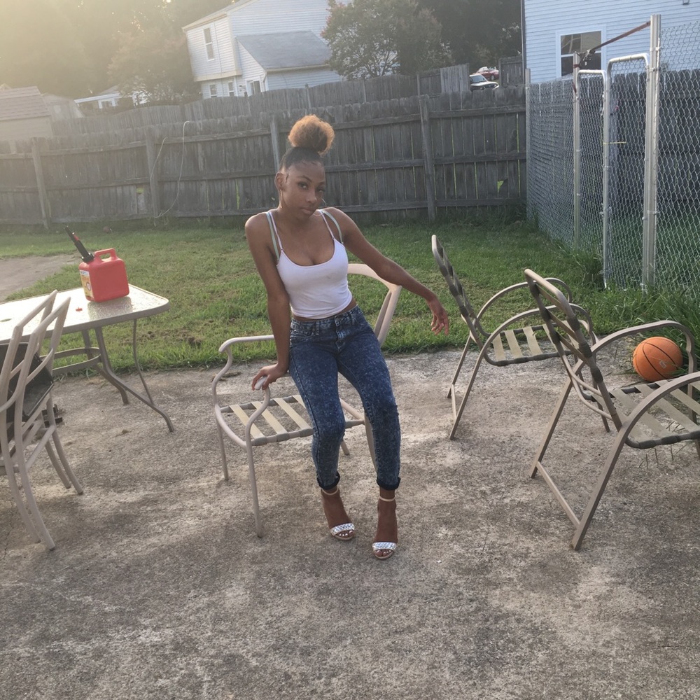 Meet your Posher, Laylani